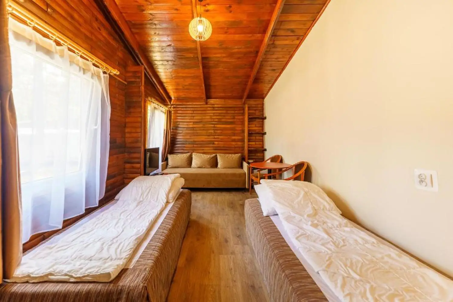 Family Comfort Cottage with Terrace